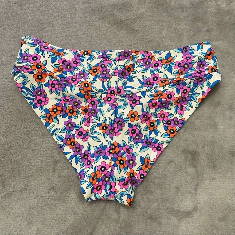 New! Frankie’s Bikinis Nick Bikini bottoms flower farm 24136